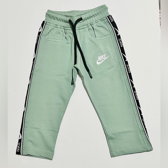 Nike lower for kids - Picture 2 of 2